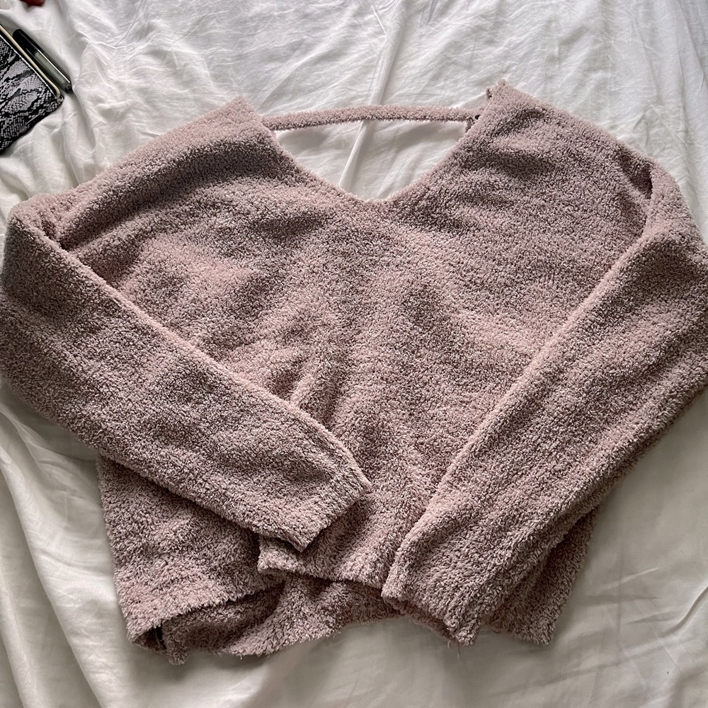 Warm cute sweater for the winter<3